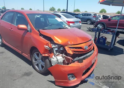 2013 Toyota Corolla S Special Edition z USA, uszkodzony, nr VIN 2T1BU4EE6DC096589